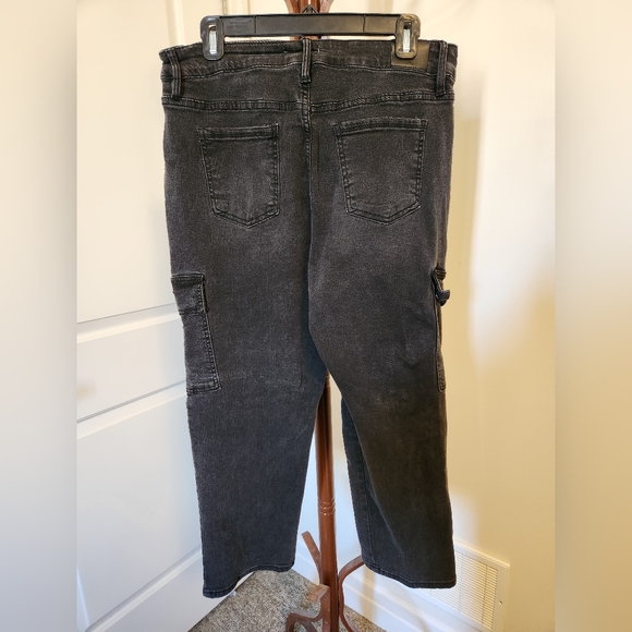 Royalty For Me cropped cargo jeans size 14 - Picture 2 of 5